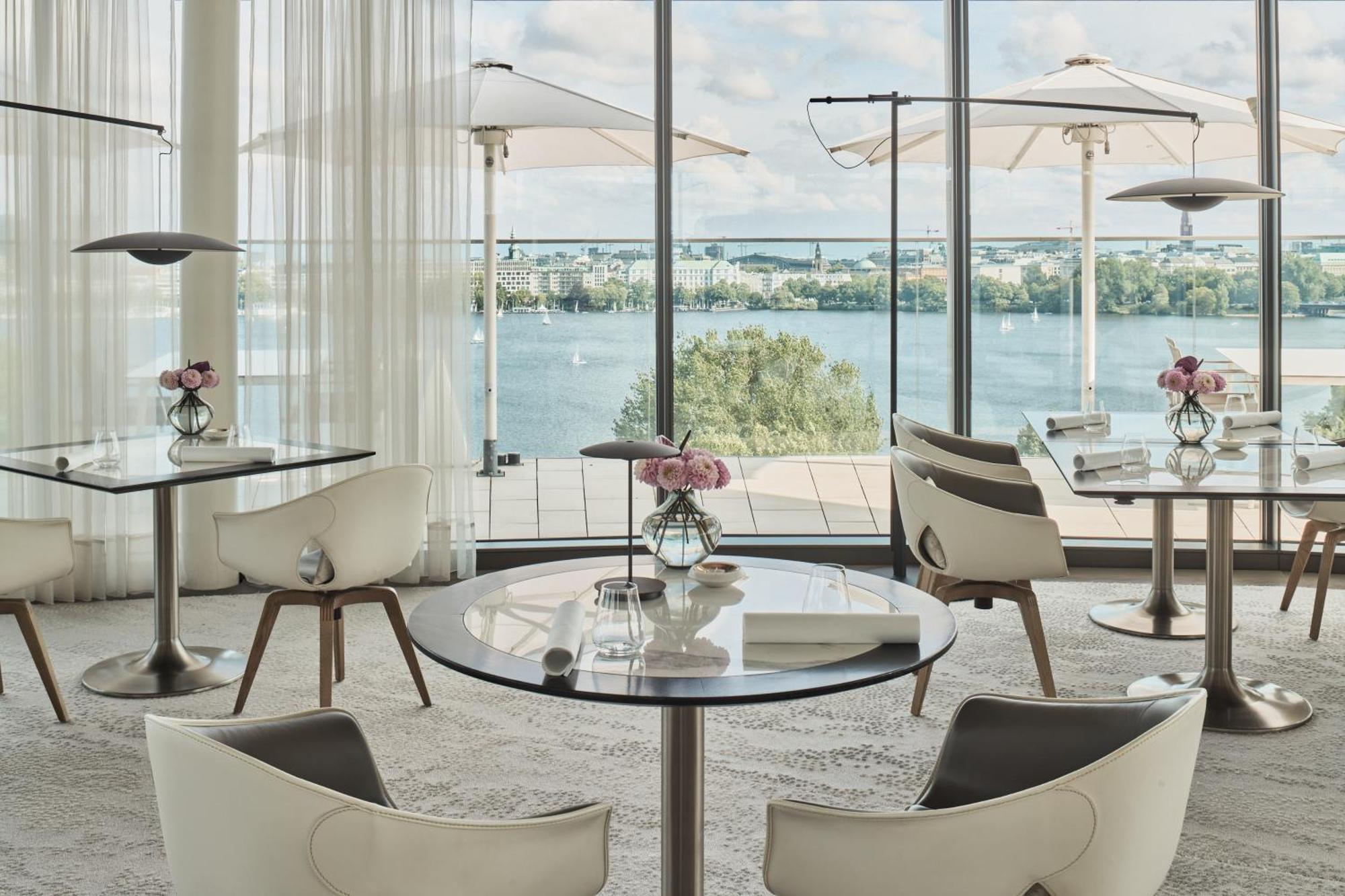 The Fontenay Hamburk Exteriér fotografie The Terrace