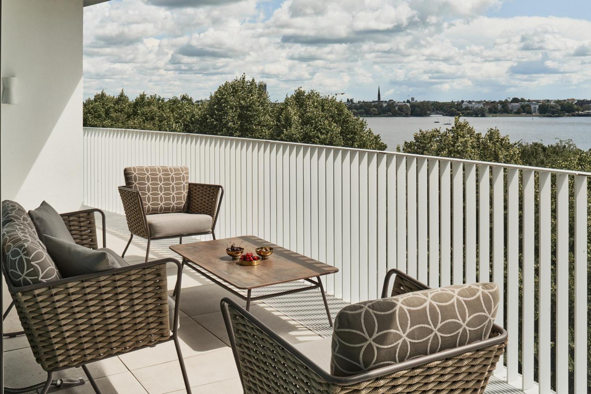 The Fontenay Hamburk Exteriér fotografie Balcony