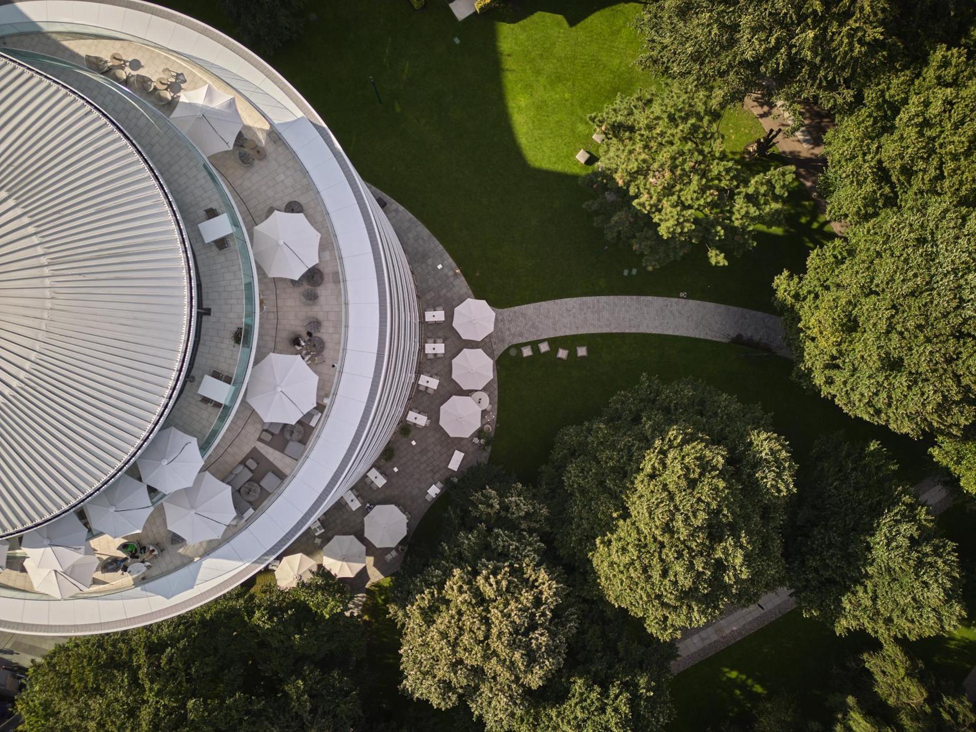 The Fontenay Hamburk Exteriér fotografie Aerial view of the building