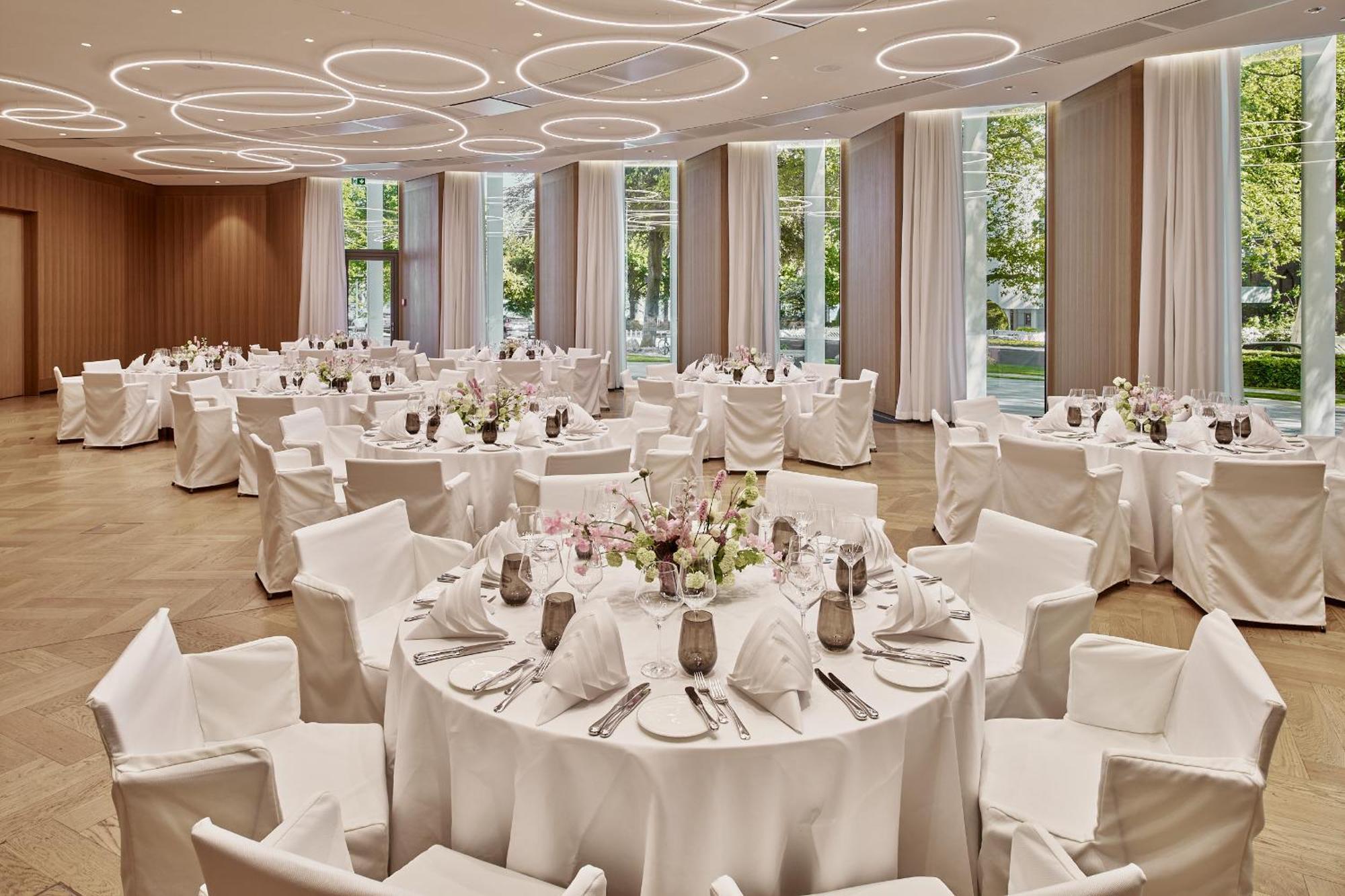 The Fontenay Hamburk Exteriér fotografie The ballroom