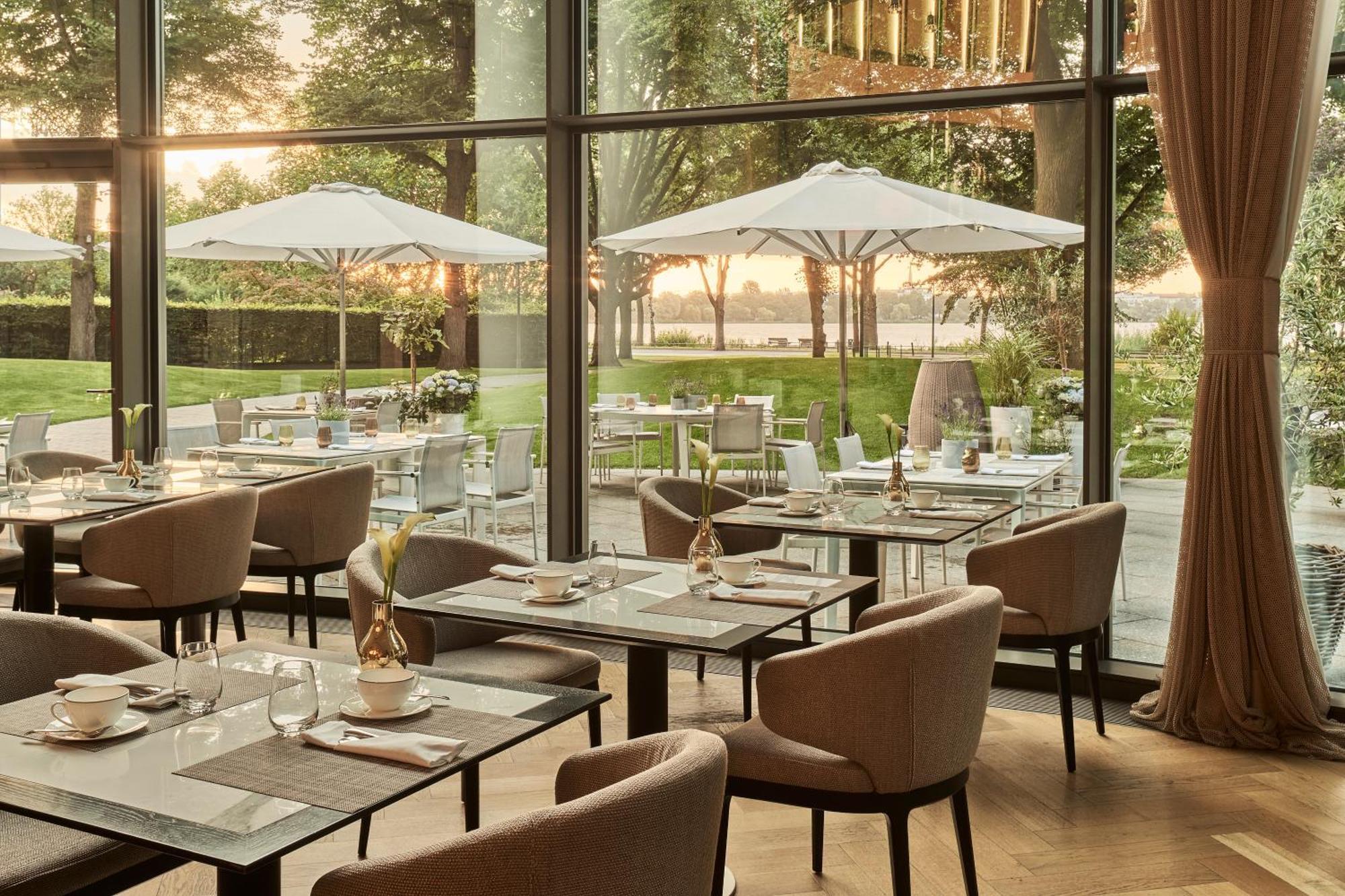 The Fontenay Hamburk Exteriér fotografie The Terrace